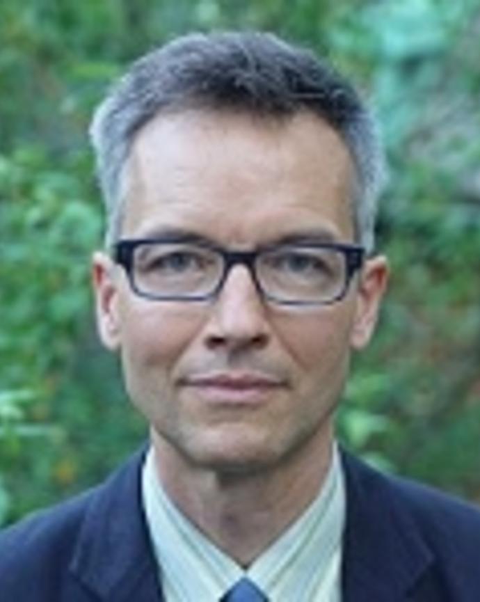 Headshot of Dean Robin Kelsey